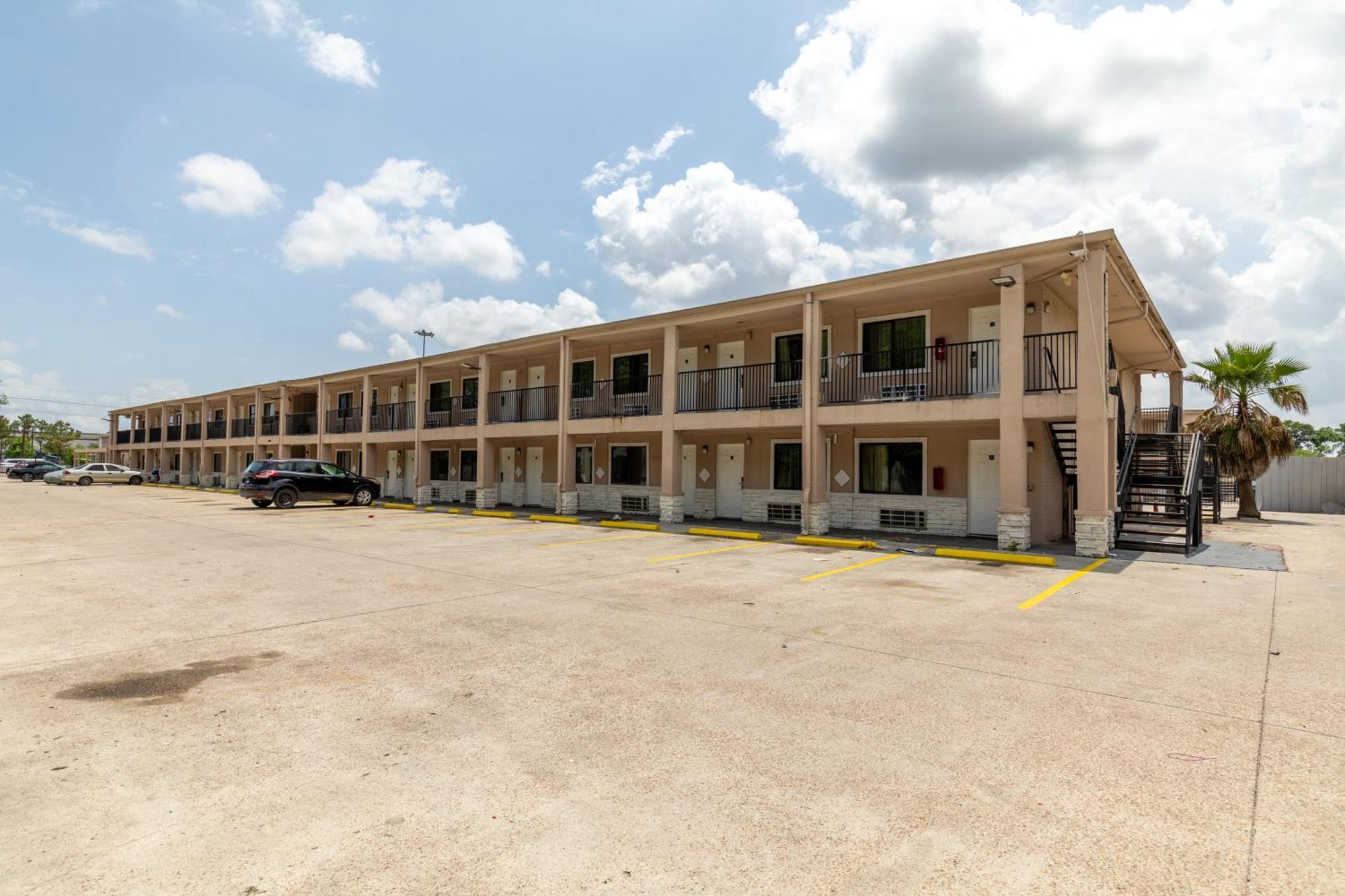 האמבל Travel Inn & Suites מראה חיצוני תמונה