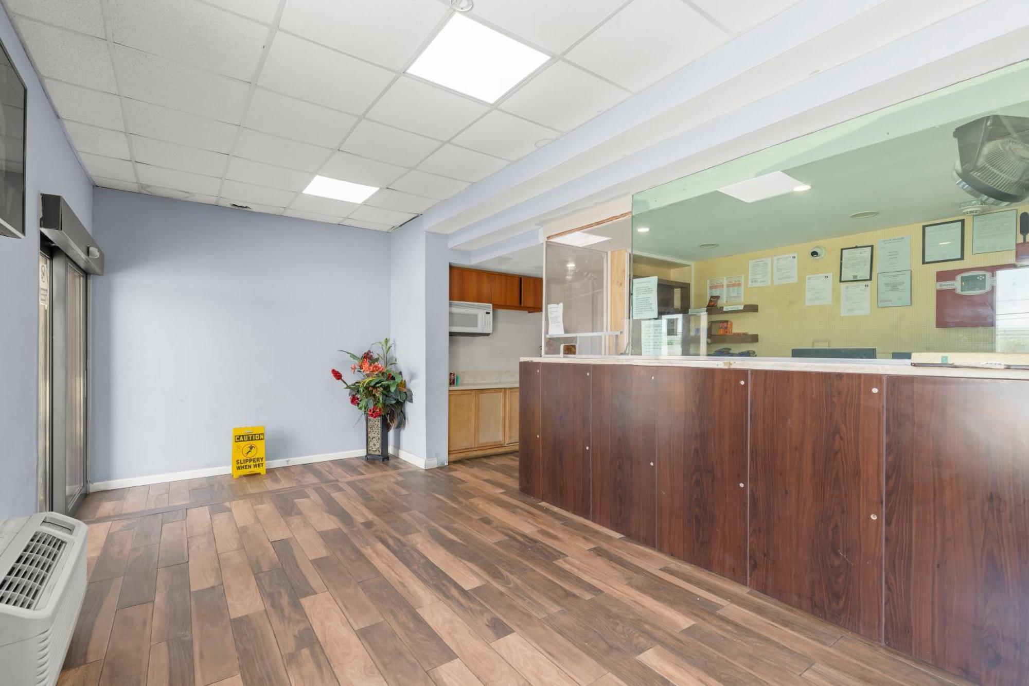 האמבל Travel Inn & Suites מראה חיצוני תמונה